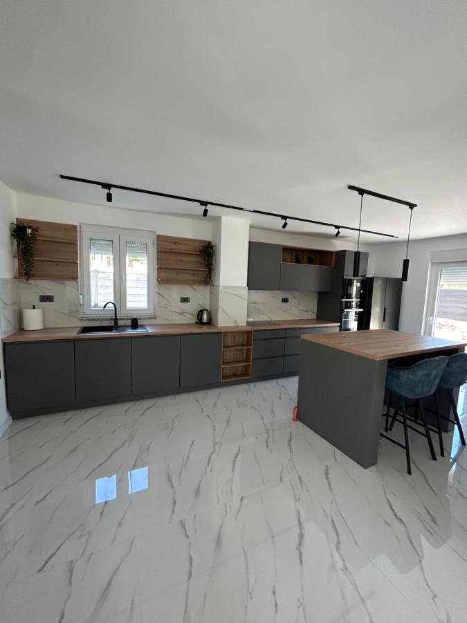 Villa Kety Baška Buitenkant foto